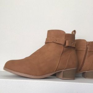 fashionable boots for sale